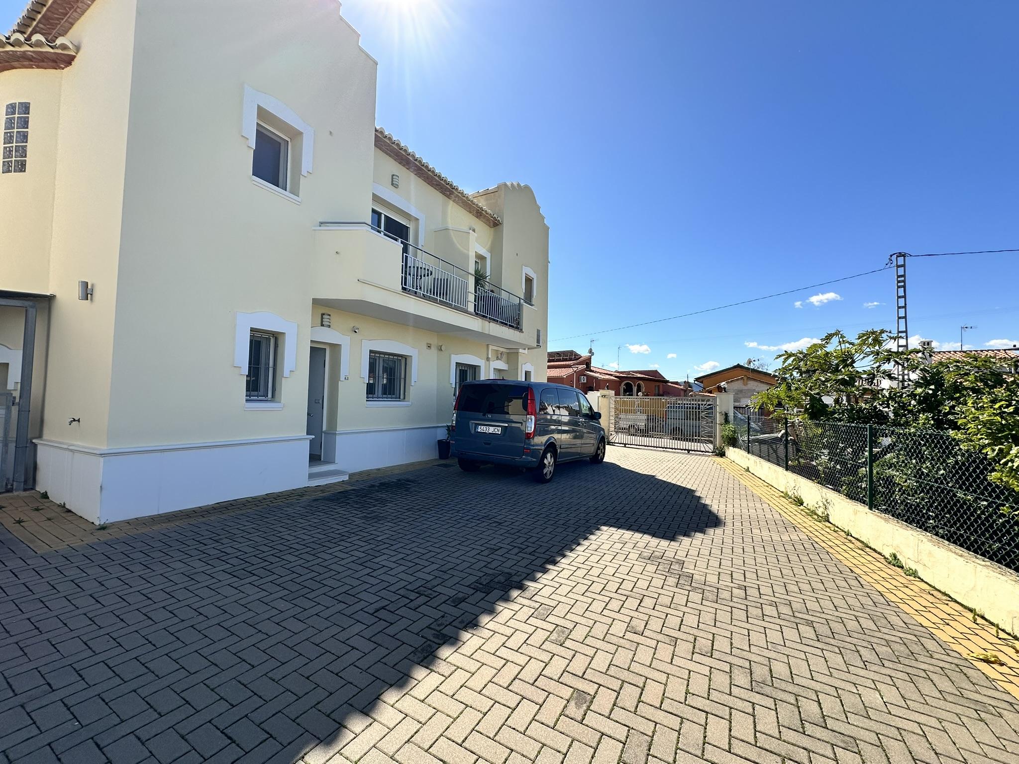 Imagen 17 Casa Pareada en venta en Verger El / Cerca del colegio.