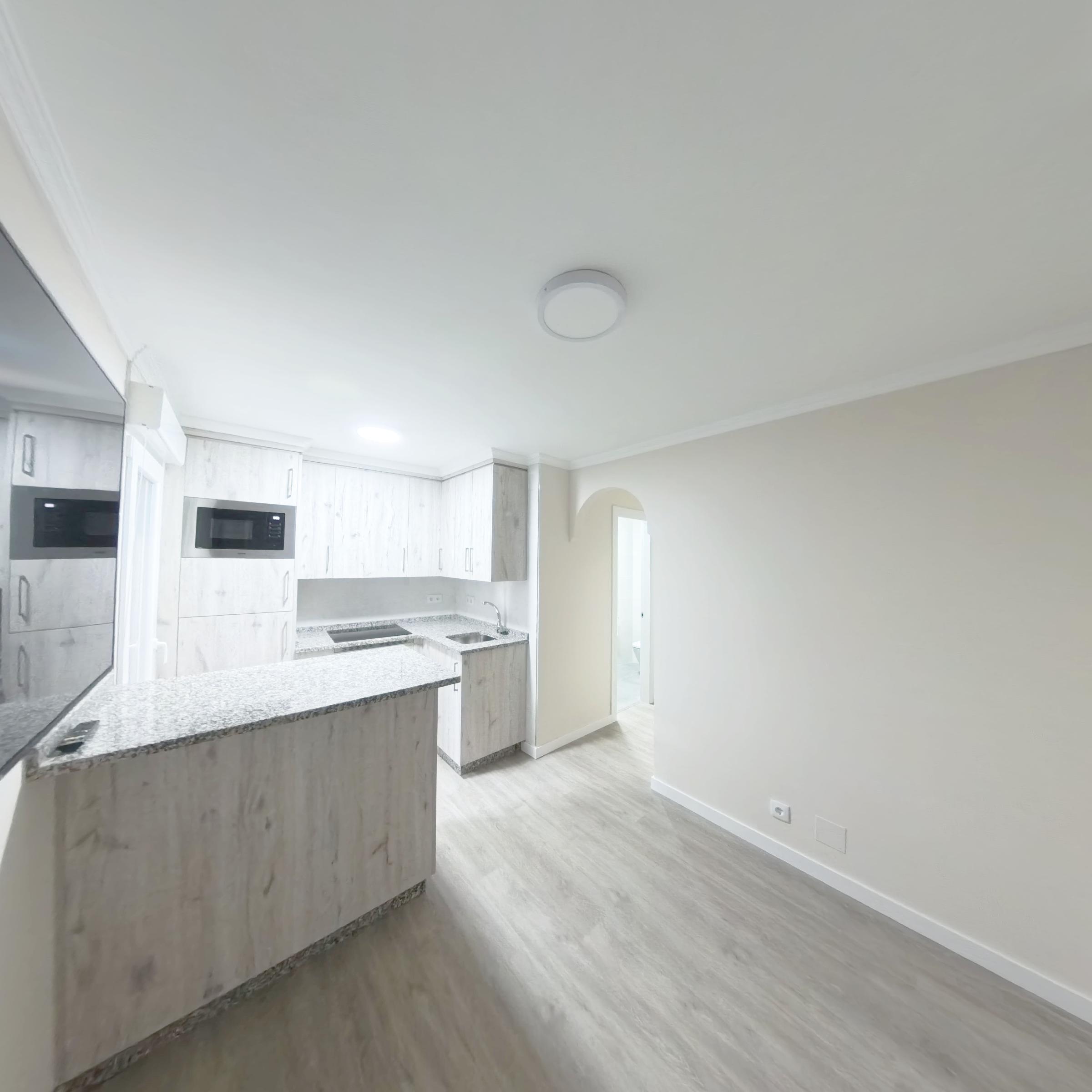 Imagen 2 Apartamento en venta en Santiago De Compostela / Cerca de Plaza Galicia