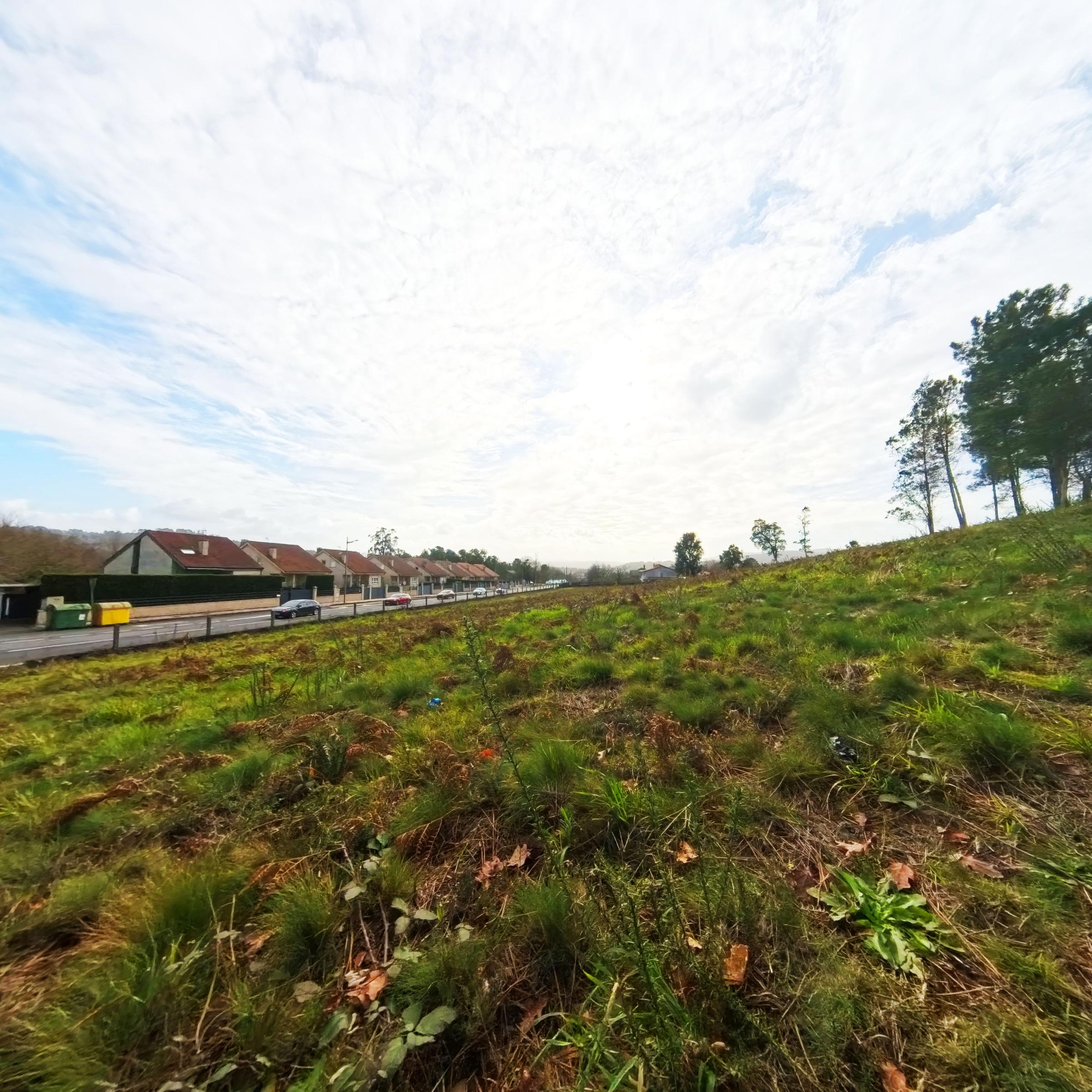 Imagen 4 Solar Urbano en venta en Teo / En Reis, al lado de la carretera.