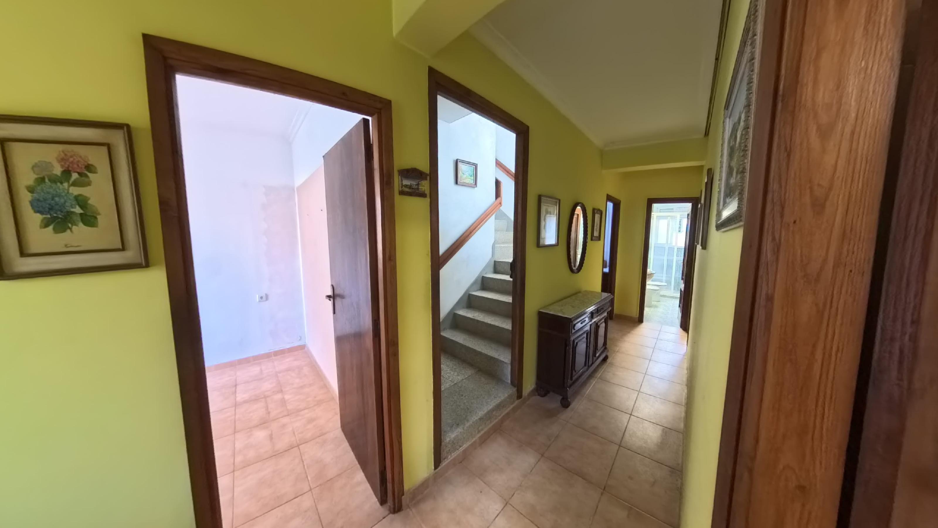 Imagen 1 Casa en venta en Santiago De Compostela / Cerca del Hospital Clínico