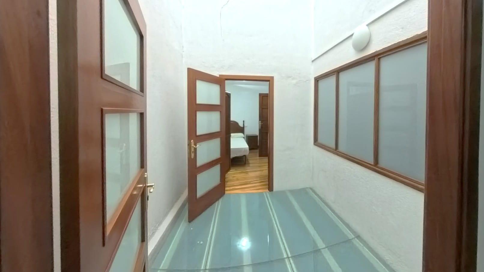 Imagen 10 Apartamento en venta en Santiago De Compostela / A pocos metros de Plaza Cervantes en el C...