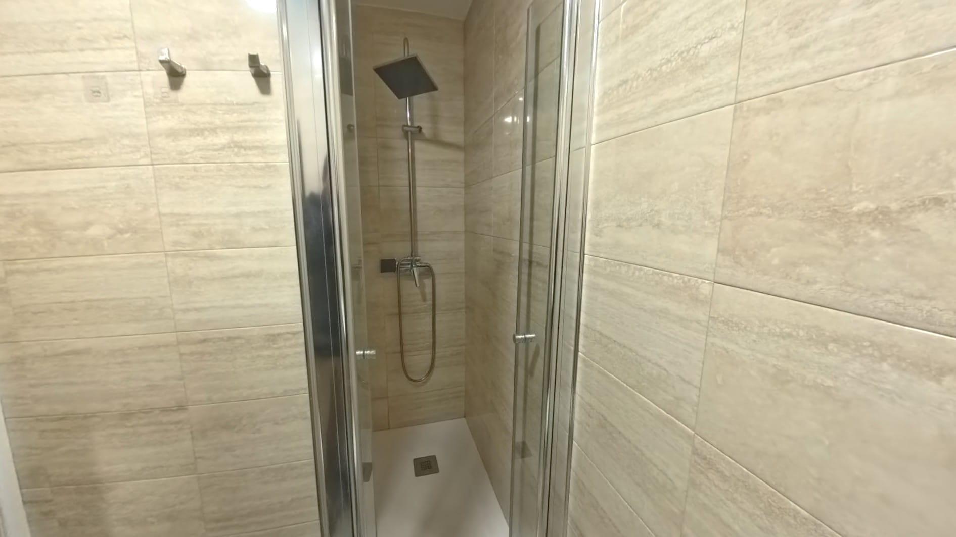 Imagen 9 Apartamento en venta en Santiago De Compostela / A pocos metros de Plaza Cervantes en el C...