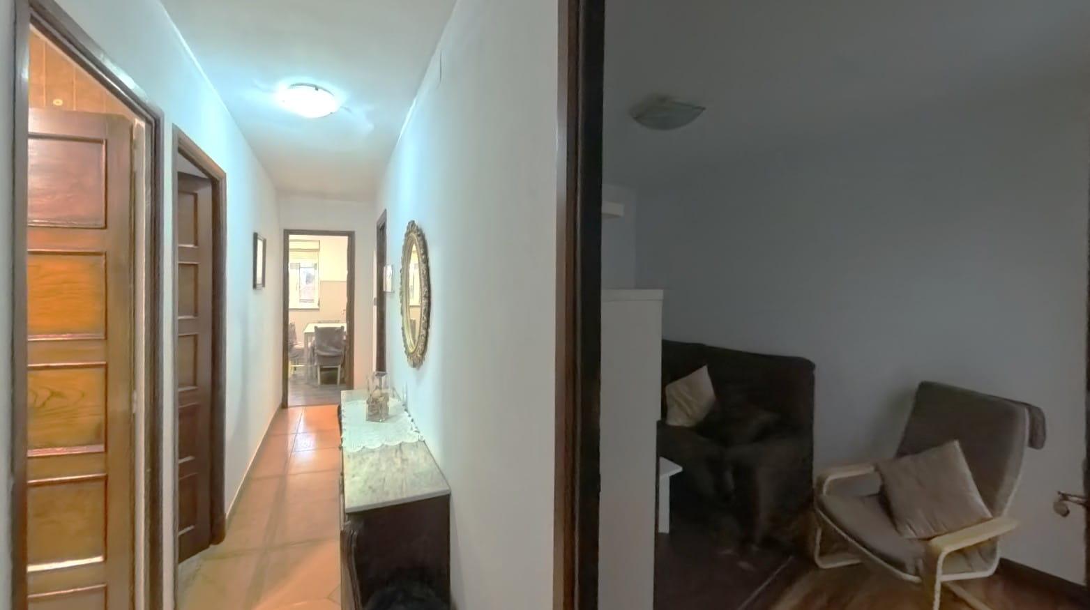 Imagen 18 Apartamento en venta en Santiago De Compostela / A pocos metros de Plaza Cervantes en el C...