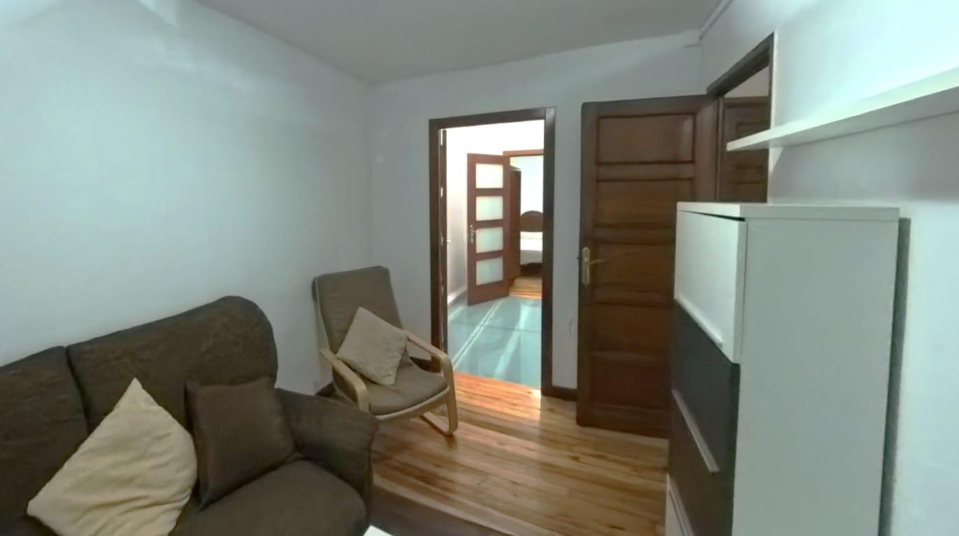 Imagen 11 Apartamento en venta en Santiago De Compostela / A pocos metros de Plaza Cervantes en el C...