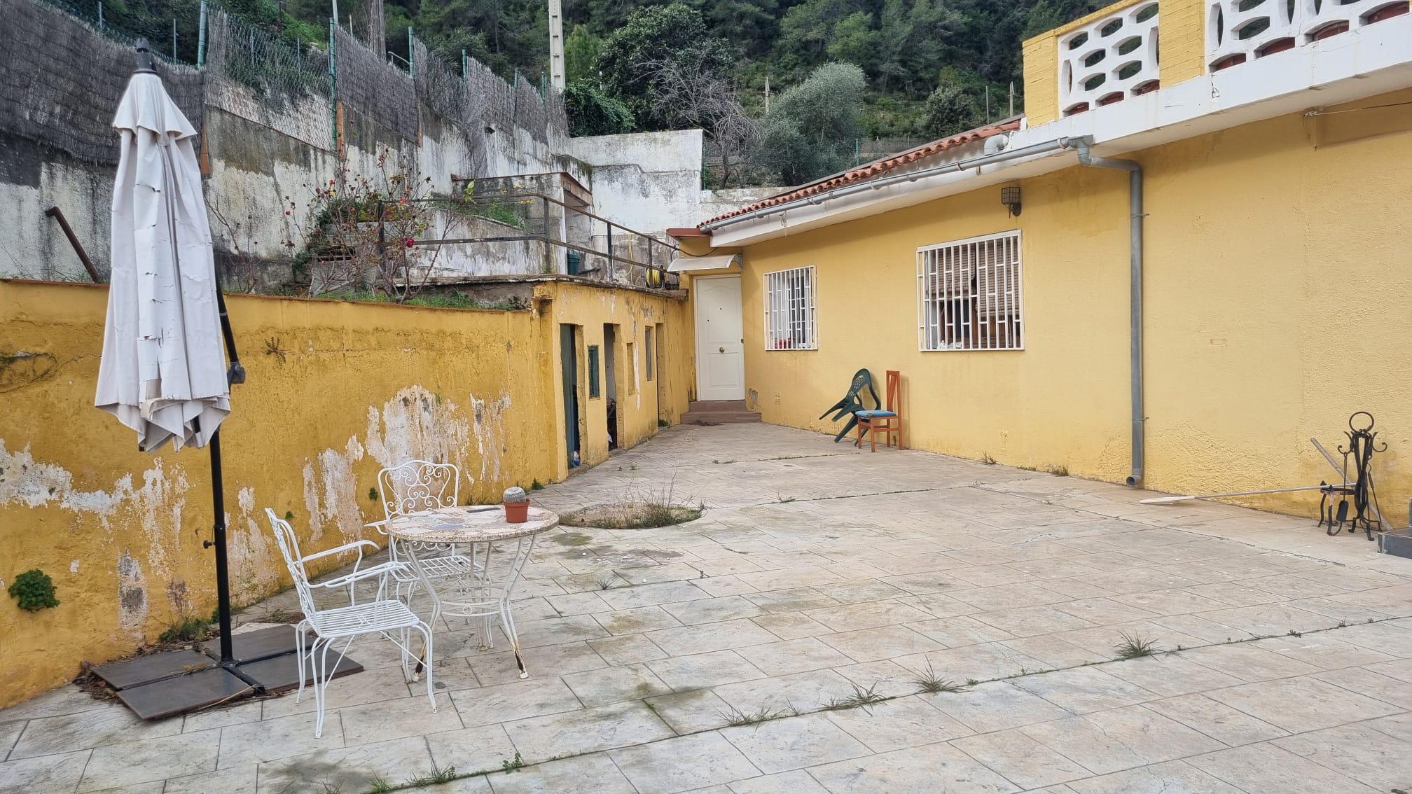 Imagen 4 Casa Aislada en venta en Vallirana / Ubicada en calle Maladeta, en Vallirana.