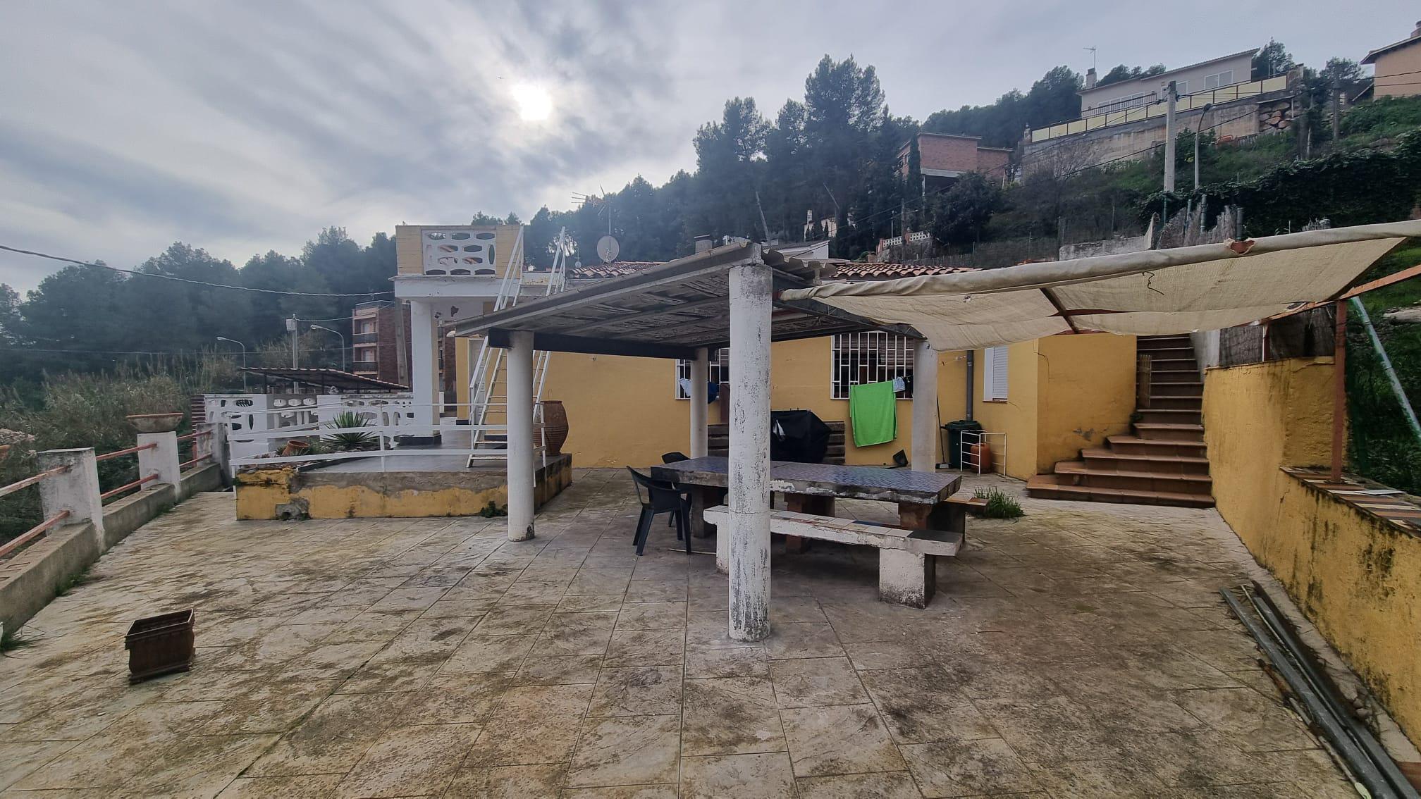 Imagen 1 Casa Aislada en venta en Vallirana / Ubicada en calle Maladeta, en Vallirana.