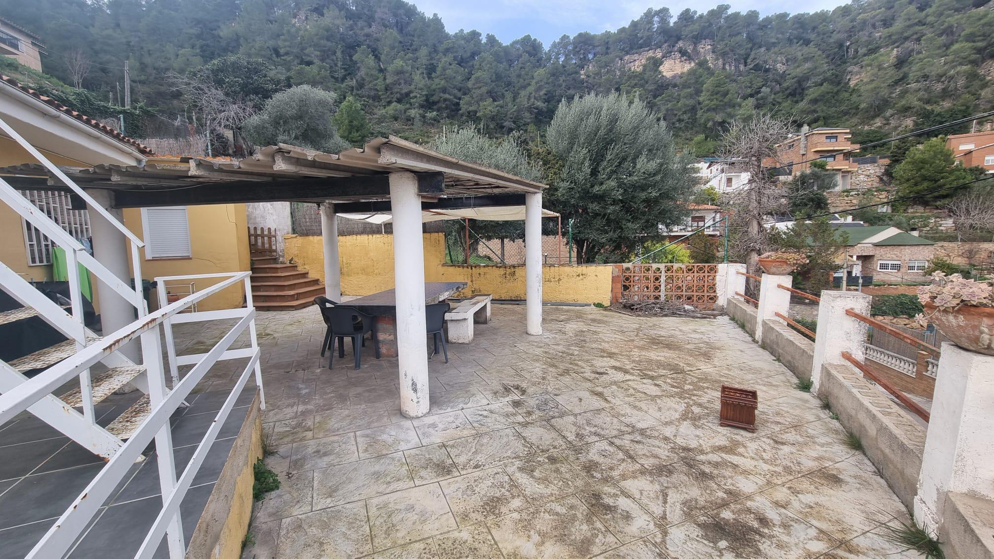 Imagen 2 Casa Aislada en venta en Vallirana / Ubicada en calle Maladeta, en Vallirana.