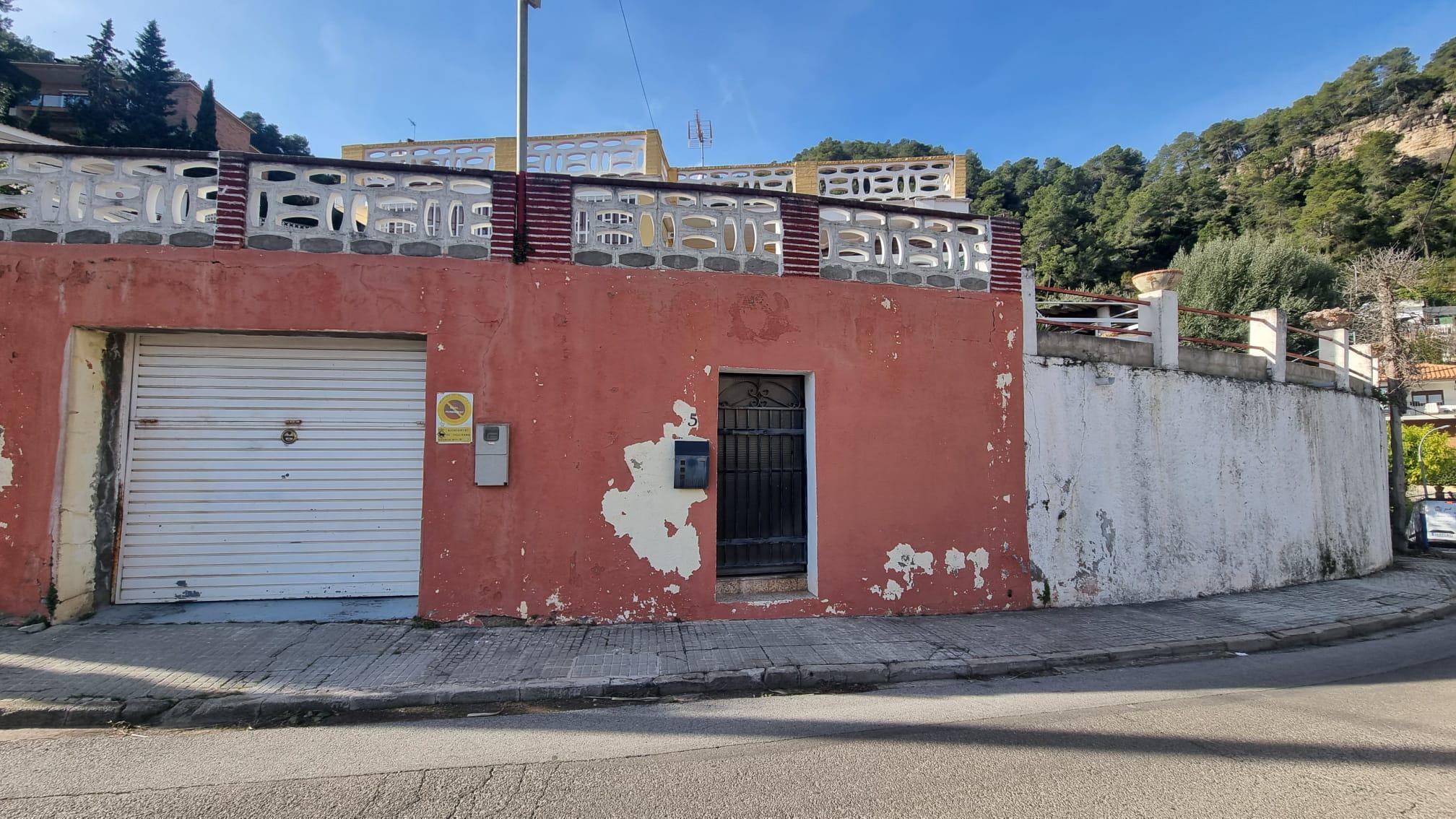 Imagen 37 Casa Aislada en venta en Vallirana / Ubicada en calle Maladeta, en Vallirana.