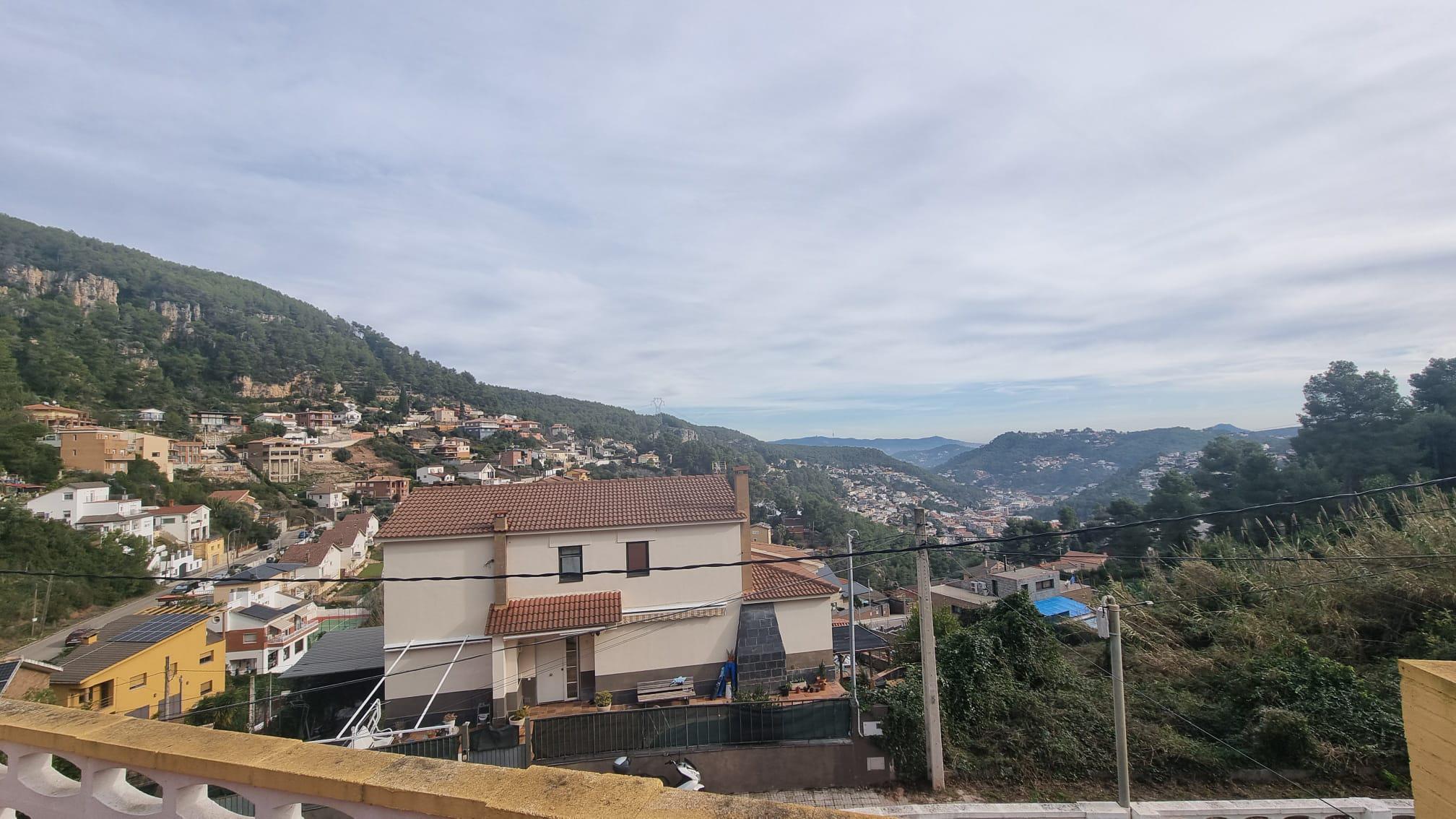 Imagen 10 Casa Aislada en venta en Vallirana / Ubicada en calle Maladeta, en Vallirana.