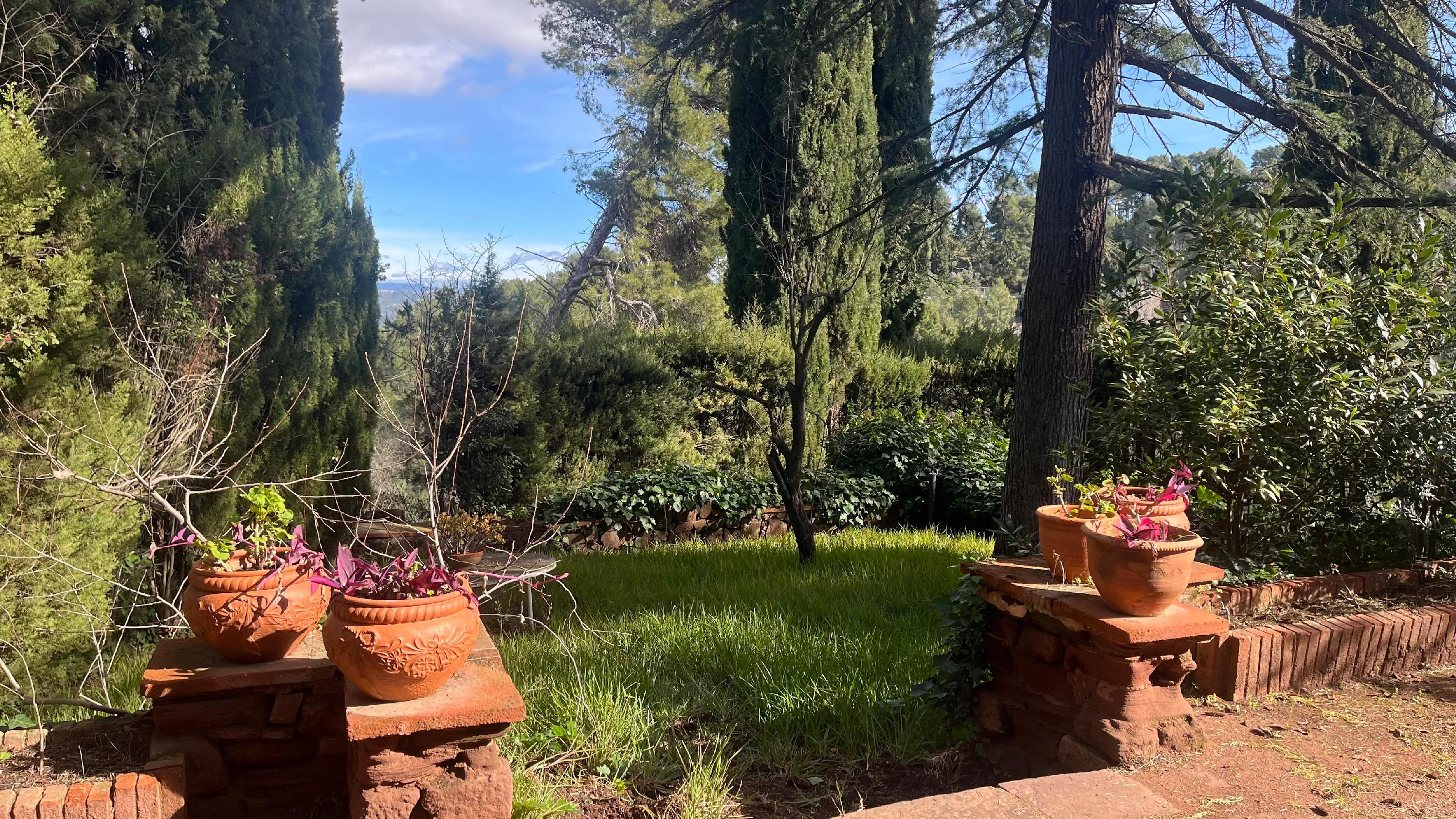 Imagen 13 Casa Aislada en venta en Castellví De Rosanes / A 2 minutos de  Ap-7 y 5 minutos de A-2.