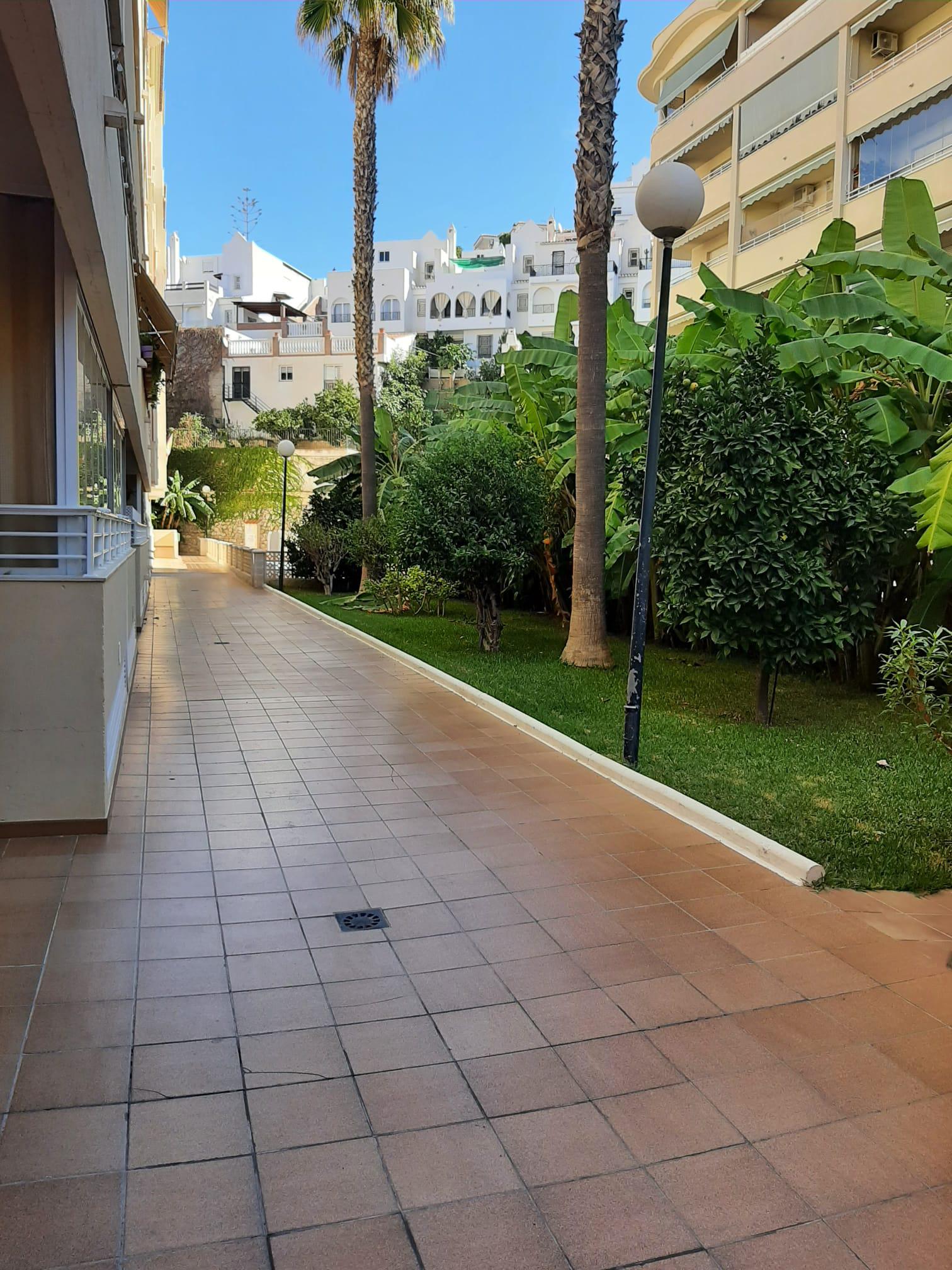 Imagen 15 Apto. Playa en venta en Almuñécar / Calle Baracoa, Edificio Miramar