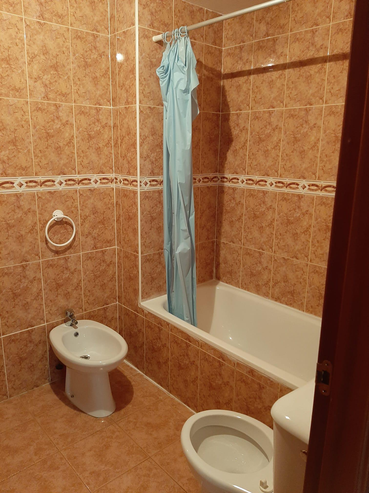 Imagen 1 Apto. Playa en venta en Almuñécar / Calle Baracoa, Edificio Miramar