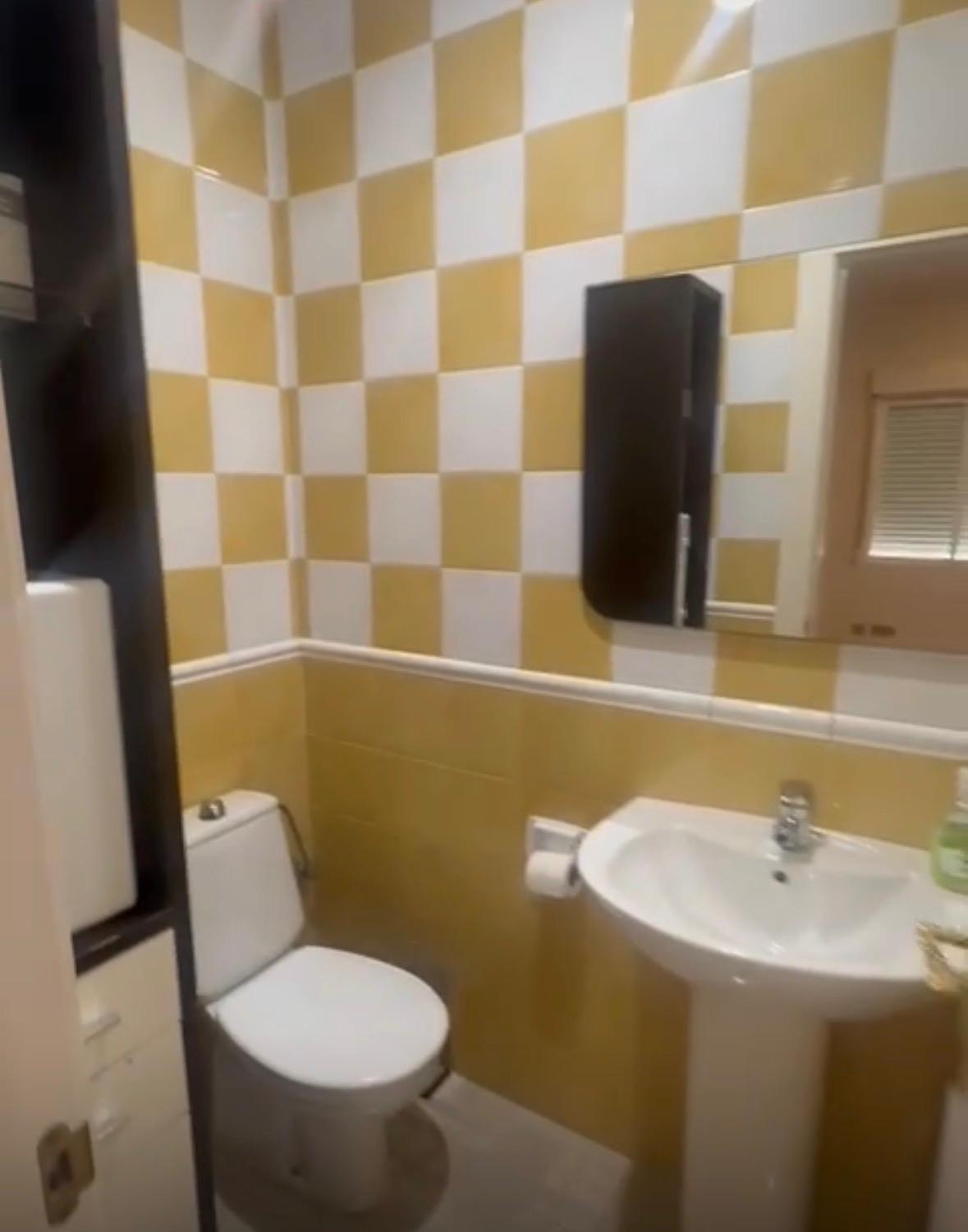 Imagen 4 Local Comercial en venta en Almuñécar / Calle cariñena la herradura