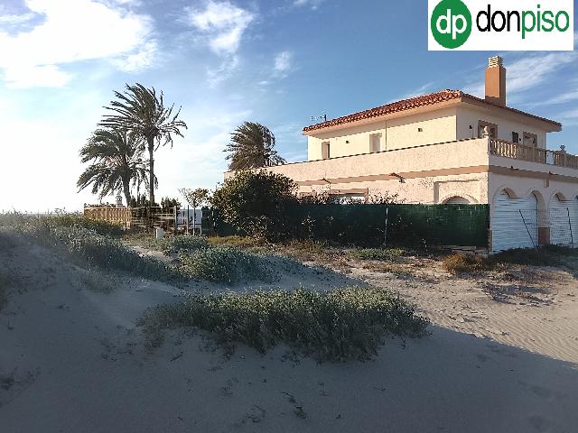 Imagen 1 Inmueble 302620 - Casa Aislada en venta en San Javier / Al frente del Restaurante el Paquebote