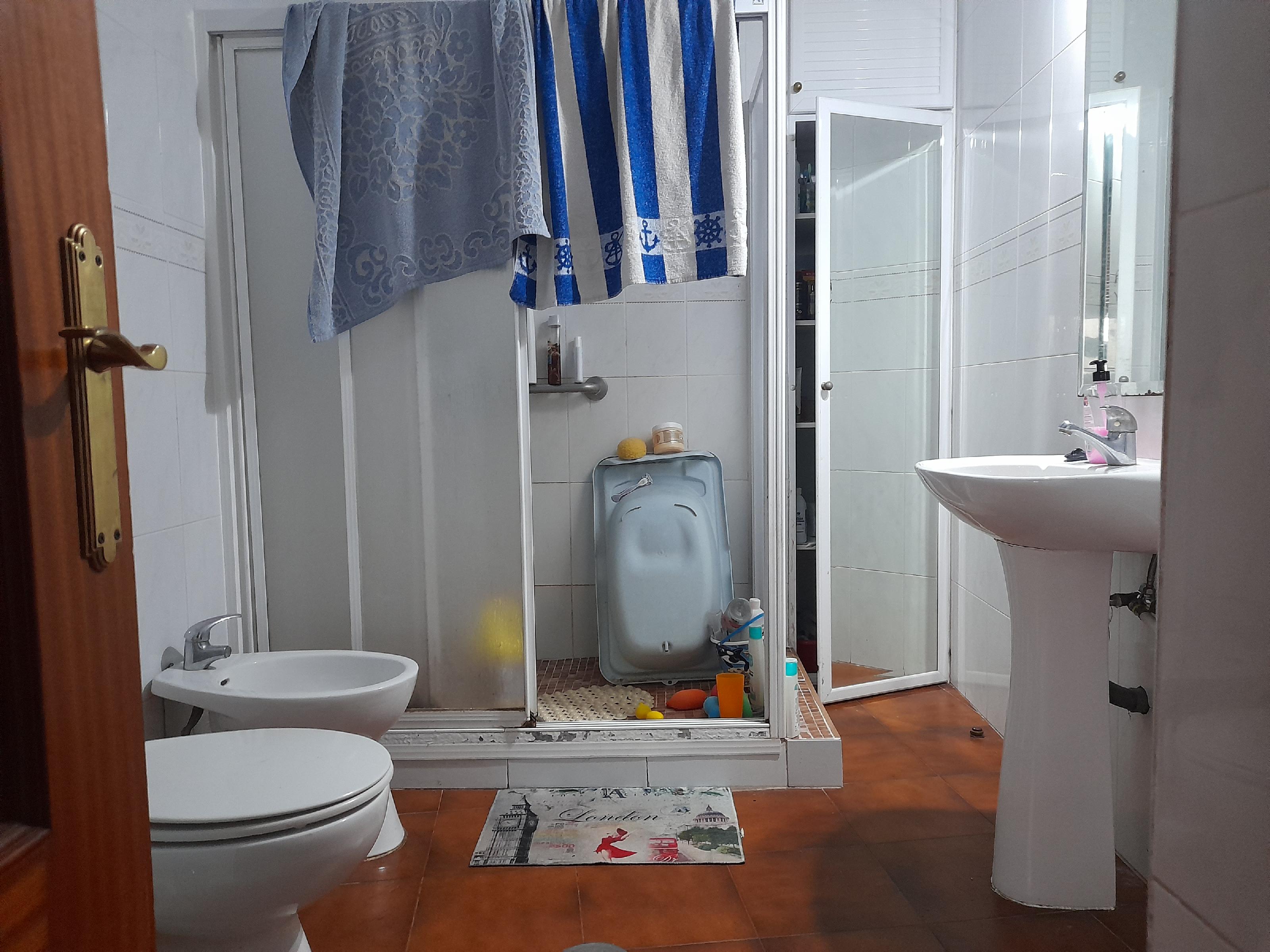 Imagen 7 Casa Adosada en venta en Arcos De La Frontera / Situado muy cerca del restaurante El Nuevo...