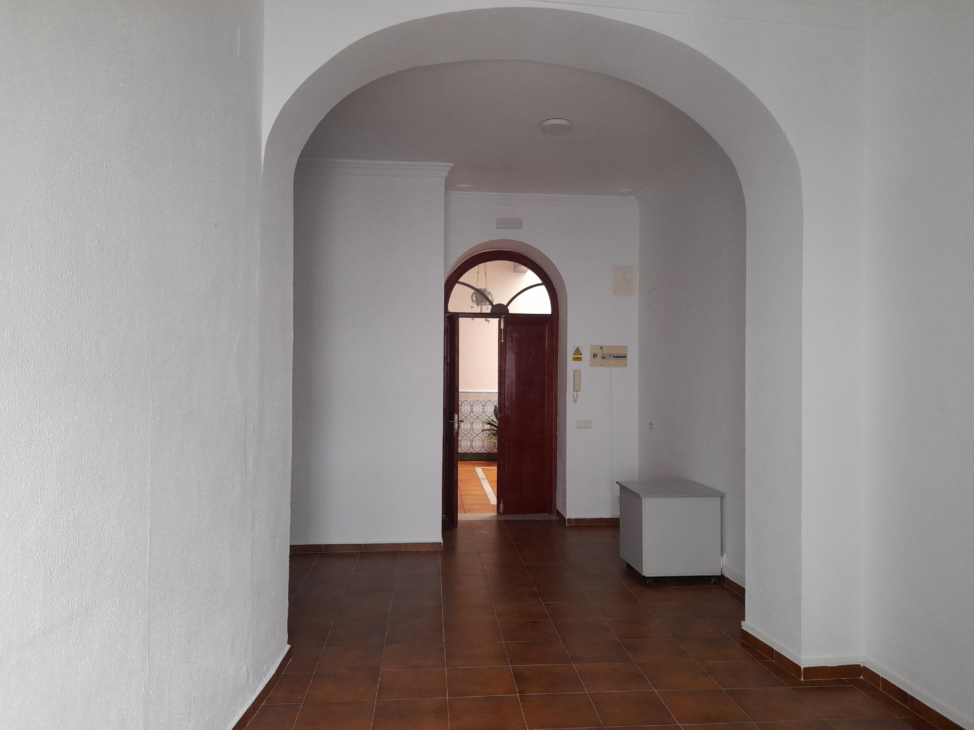 Imagen 10 Casa Adosada en venta en Arcos De La Frontera / Situado muy cerca del restaurante El Nuevo...