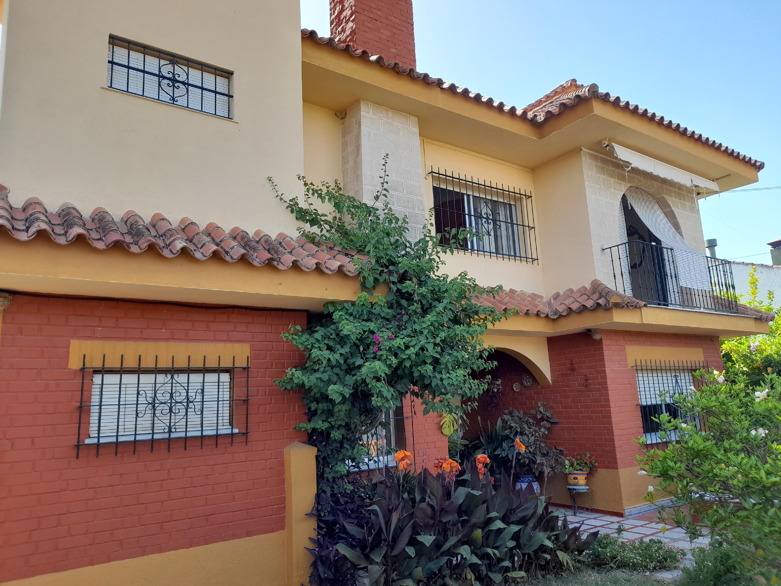 Imagen 2 Casa en venta en Jerez De La Frontera / A 120 metros del parque de los villares