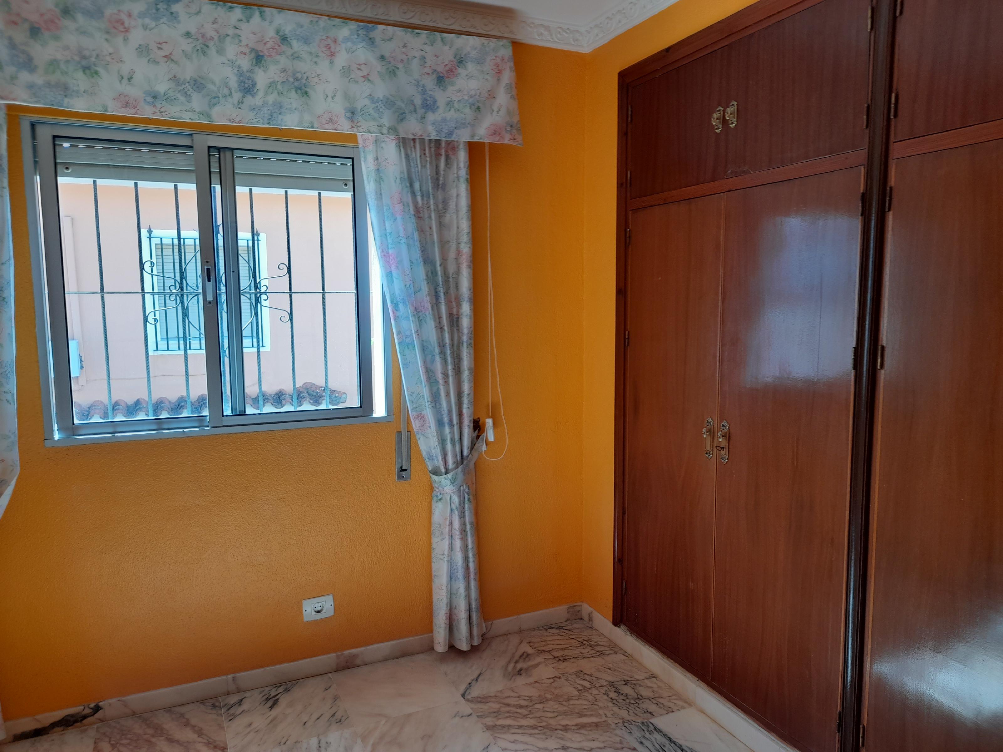 Imagen 21 Casa en venta en Jerez De La Frontera / A 120 metros del parque de los villares