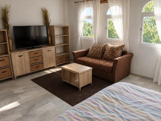 Imagen 3 Inmueble 303440 - Casa Adosada en venta en Jerez De La Frontera / A 100 metros de la Plaza del Mamelon