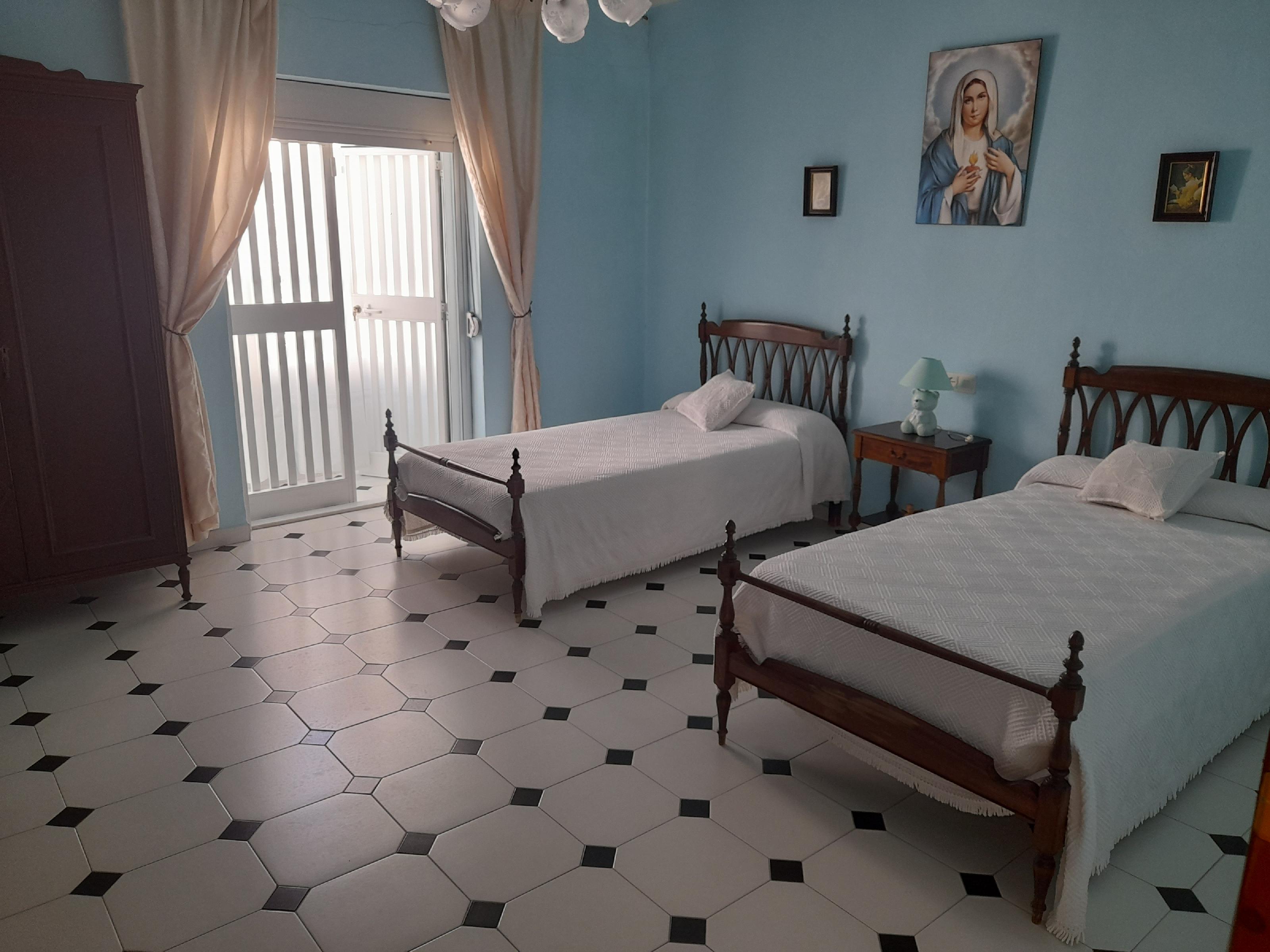 Imagen 1 Casa Adosada en venta en Puerto De Santa María El / A 400 metros de la plaza de toros y ...