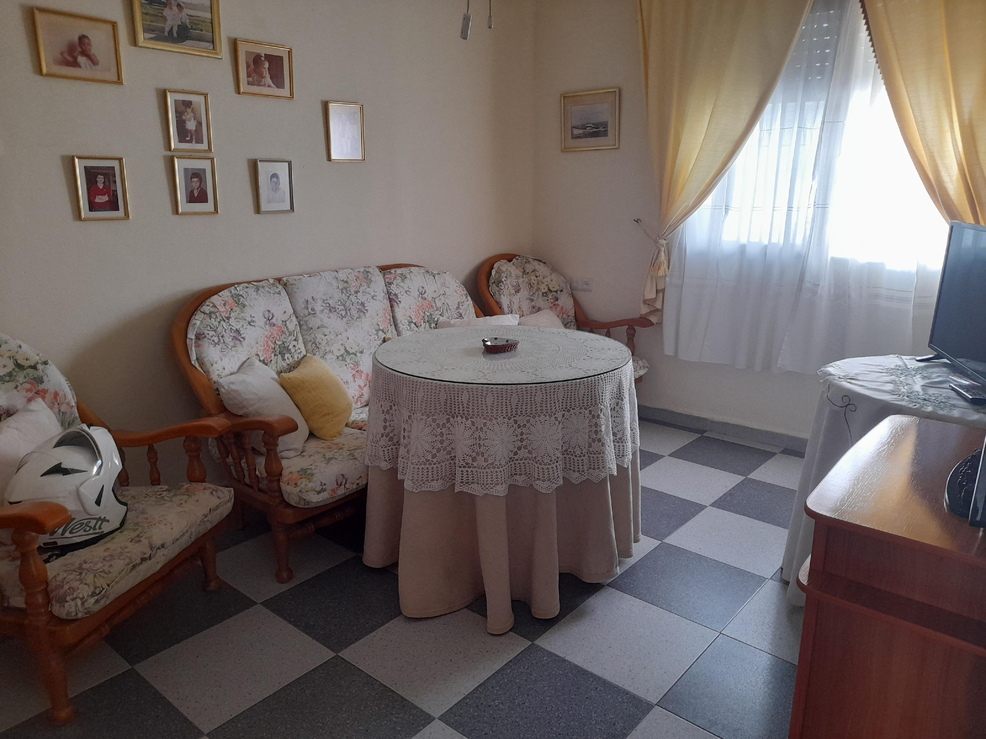 Imagen 3 Casa Adosada en venta en Puerto De Santa María El / A 400 metros de la plaza de toros y ...
