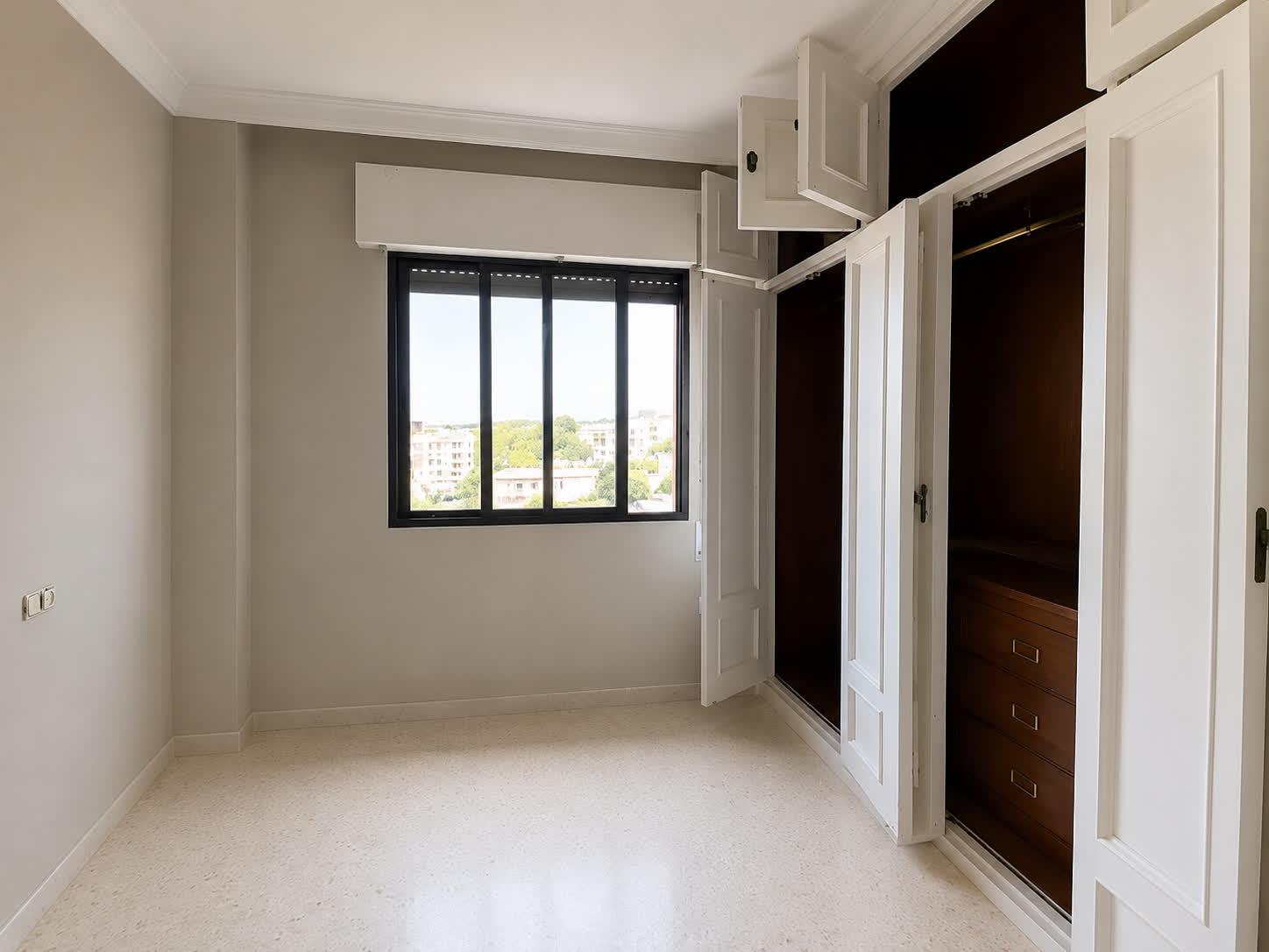 Imagen 13 Piso en venta en Jerez De La Frontera / Cerca del Centro Comercial la Asunción.