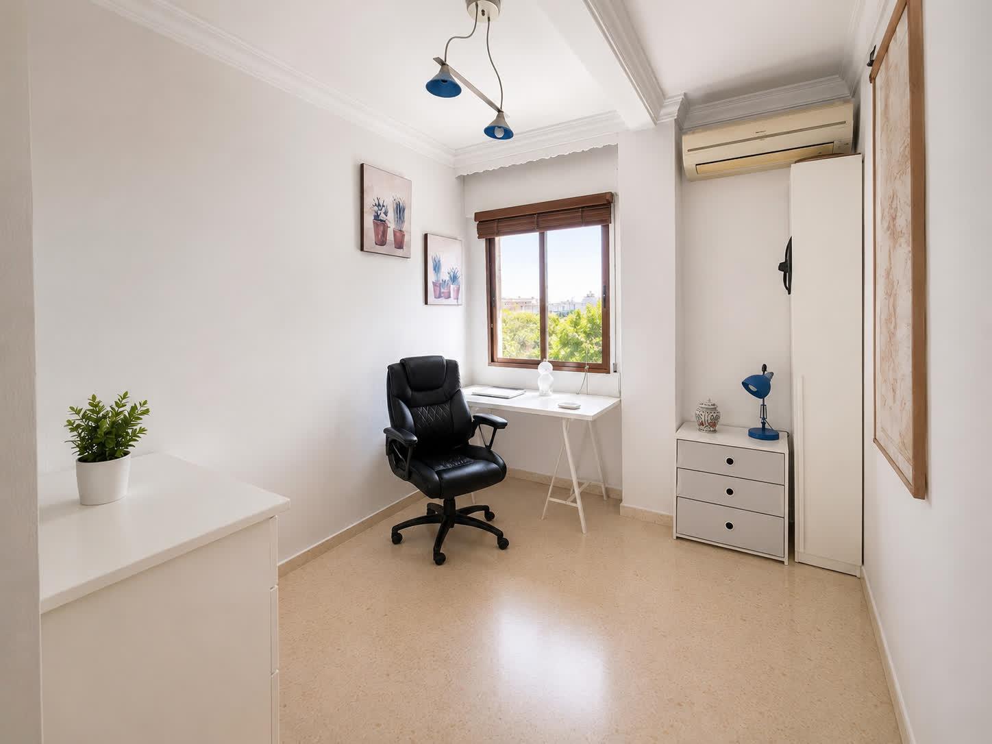 Imagen 14 Piso en venta en Jerez De La Frontera / Cerca del Centro Comercial la Asunción.