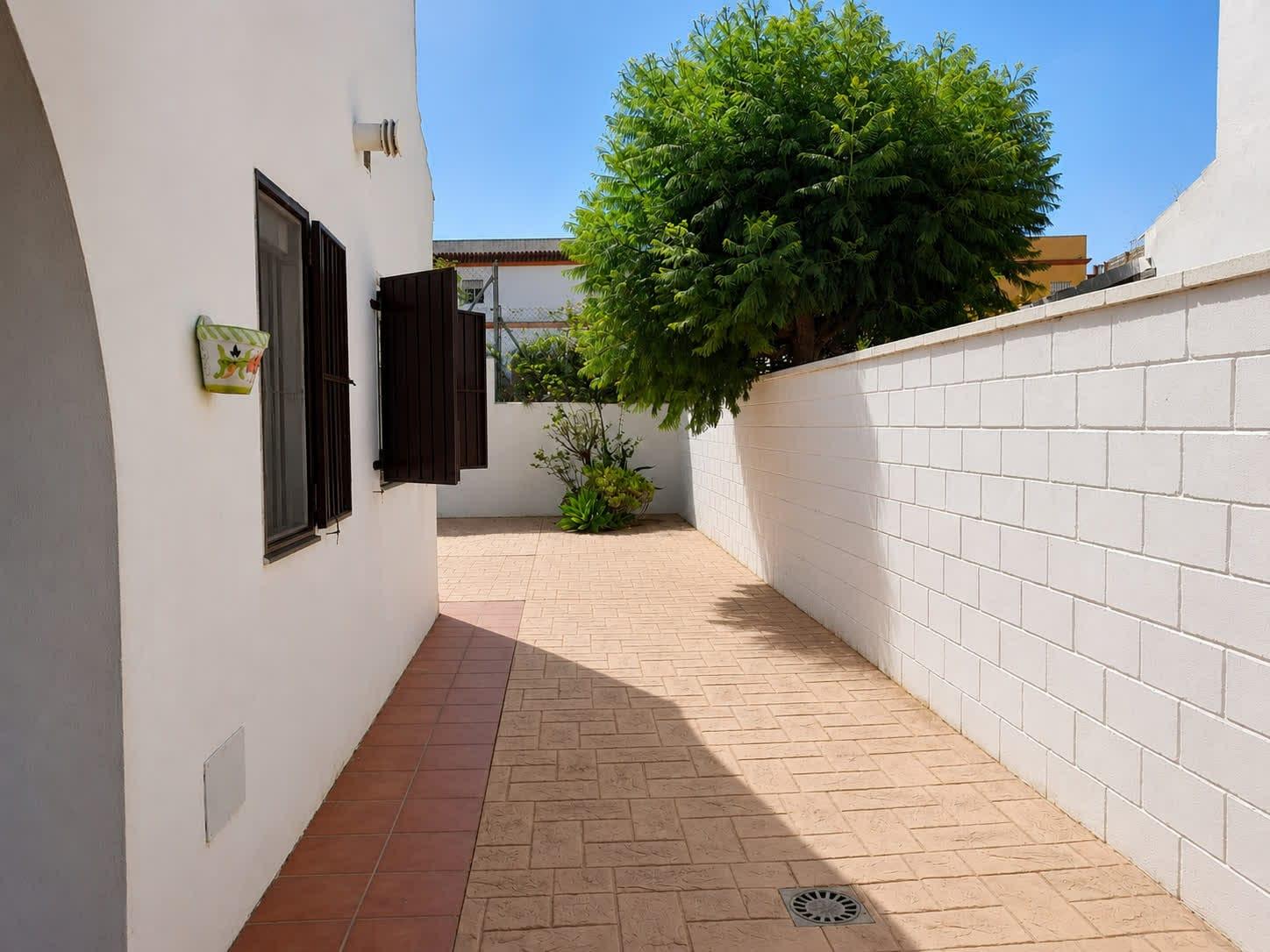 Imagen 17 Casa Pareada en venta en Sanlúcar De Barrameda / A 1 km de la playa Bajo de Guia