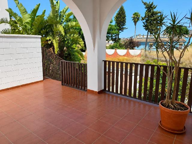 Imagen 2 Inmueble 304302 - Casa Pareada en venta en Sanlúcar De Barrameda / A 1 km de la playa Bajo de Guia