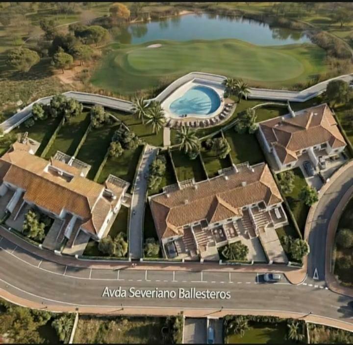 Imagen 3 Casa Adosada en venta en Jerez De La Frontera / A 500 metros del circuito de Motos de Jerez