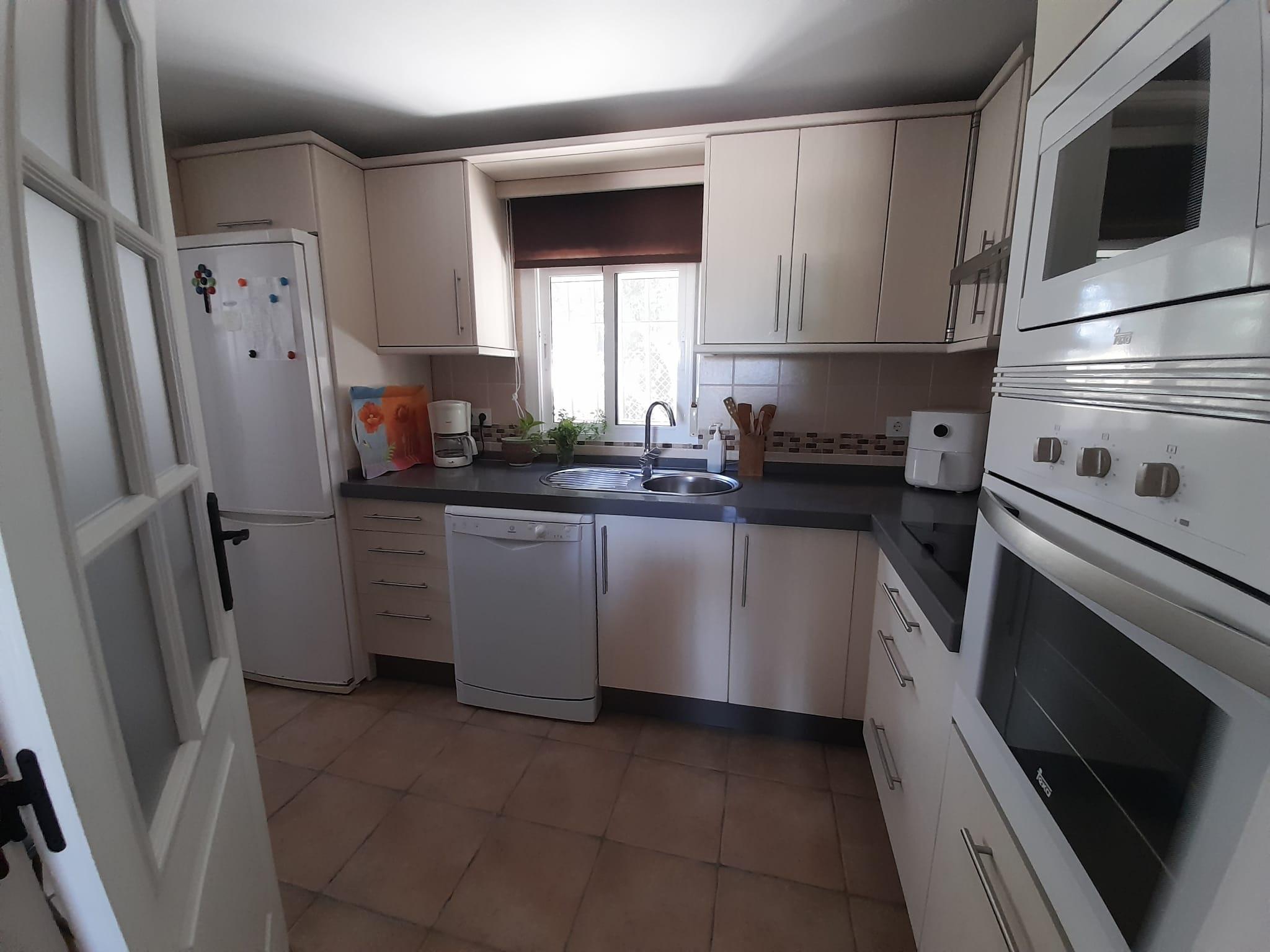 Imagen 6 Casa en venta en Medina-sidonia / A 1km de la Estacion Repsol de la salida 10 de Jerez. 
