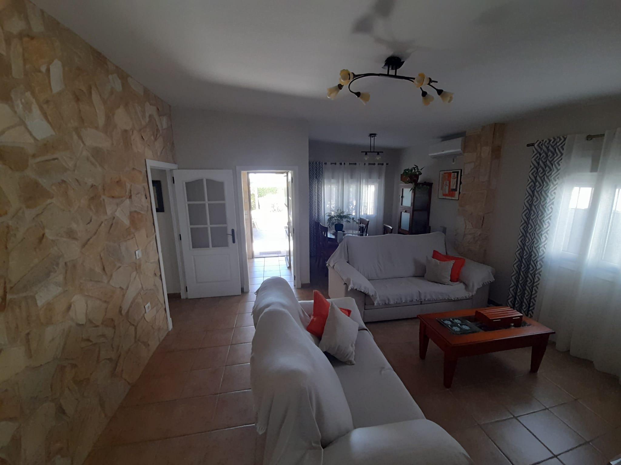 Imagen 4 Casa en venta en Medina-sidonia / A 1km de la Estacion Repsol de la salida 10 de Jerez. 