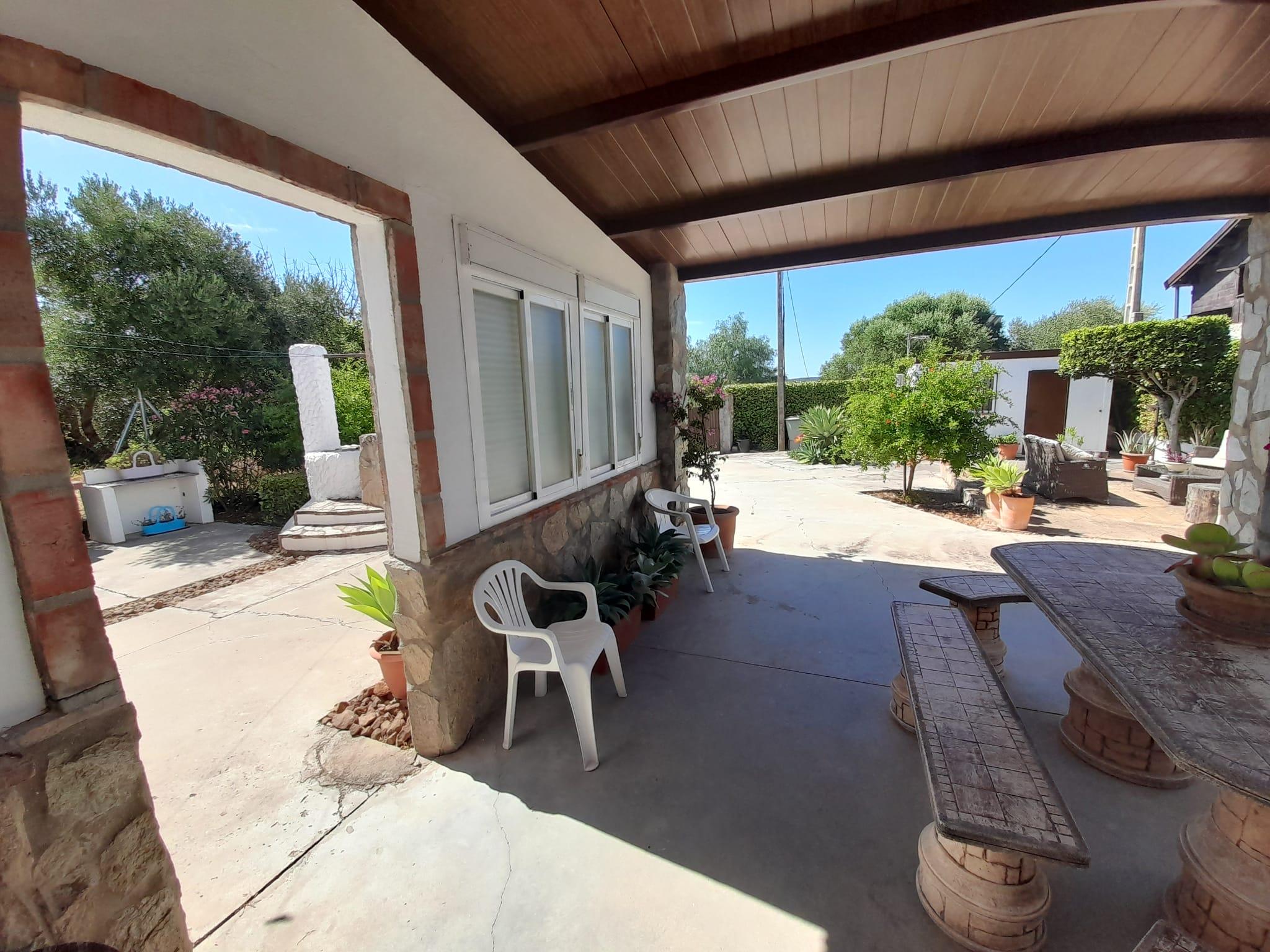 Imagen 1 Casa en venta en Medina-sidonia / A 1km de la Estacion Repsol de la salida 10 de Jerez. 