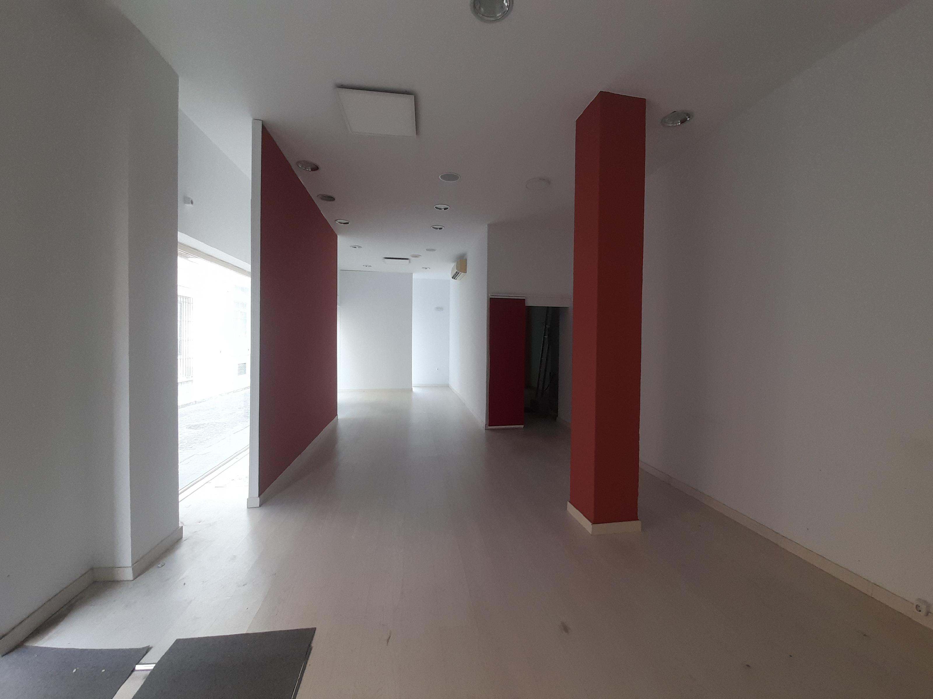 Imagen 5 Local Comercial en venta en Sanlúcar De Barrameda / A 10 mts de calle Santo Domingo y a 10...