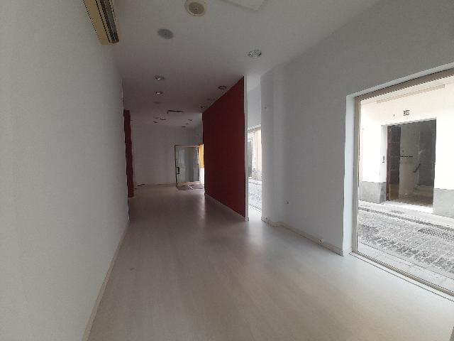 Imagen 2 Inmueble 304482 - Local Comercial en venta en Sanlúcar De Barrameda / A 10 mts de calle Santo Domingo y a 10...