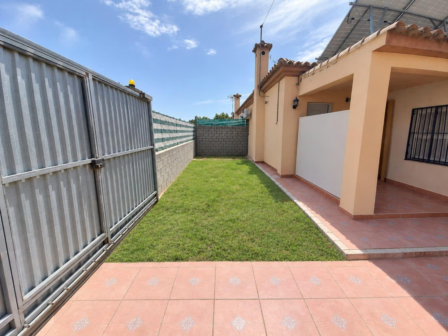 Imagen 14 Casa Adosada en venta en Puerto De Santa María El / A 500 metros de la pista deportiva C...