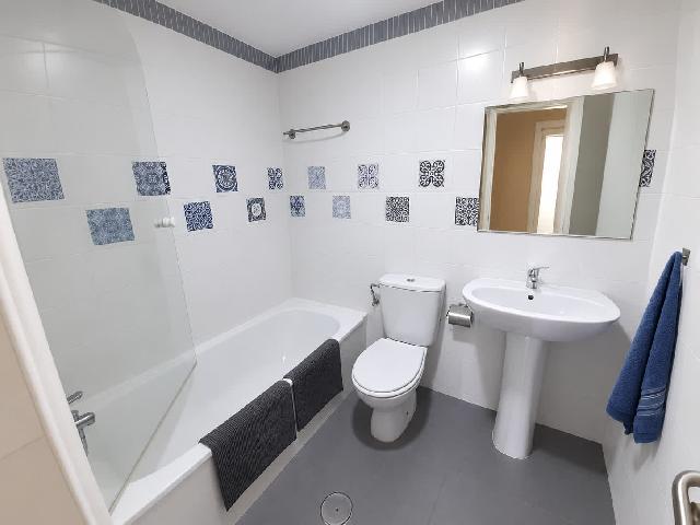 Imagen 11 Inmueble 305612 - Piso en venta en Jerez De La Frontera / A 100 metros de la Laguna de Torrox