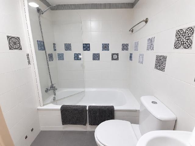 Imagen 12 Inmueble 305612 - Piso en venta en Jerez De La Frontera / A 100 metros de la Laguna de Torrox