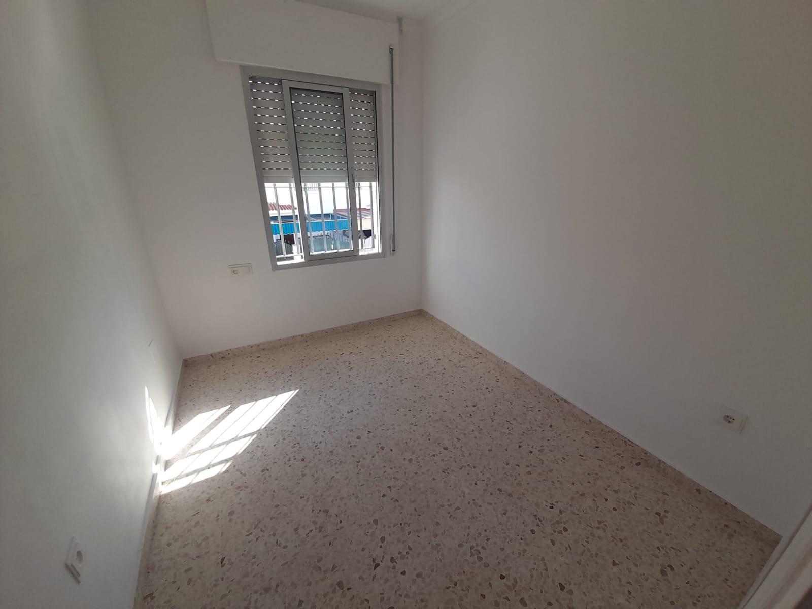 Imagen 15 Casa Adosada en venta en Jerez De La Frontera / A 200 metros del club social Avenida de Arcos