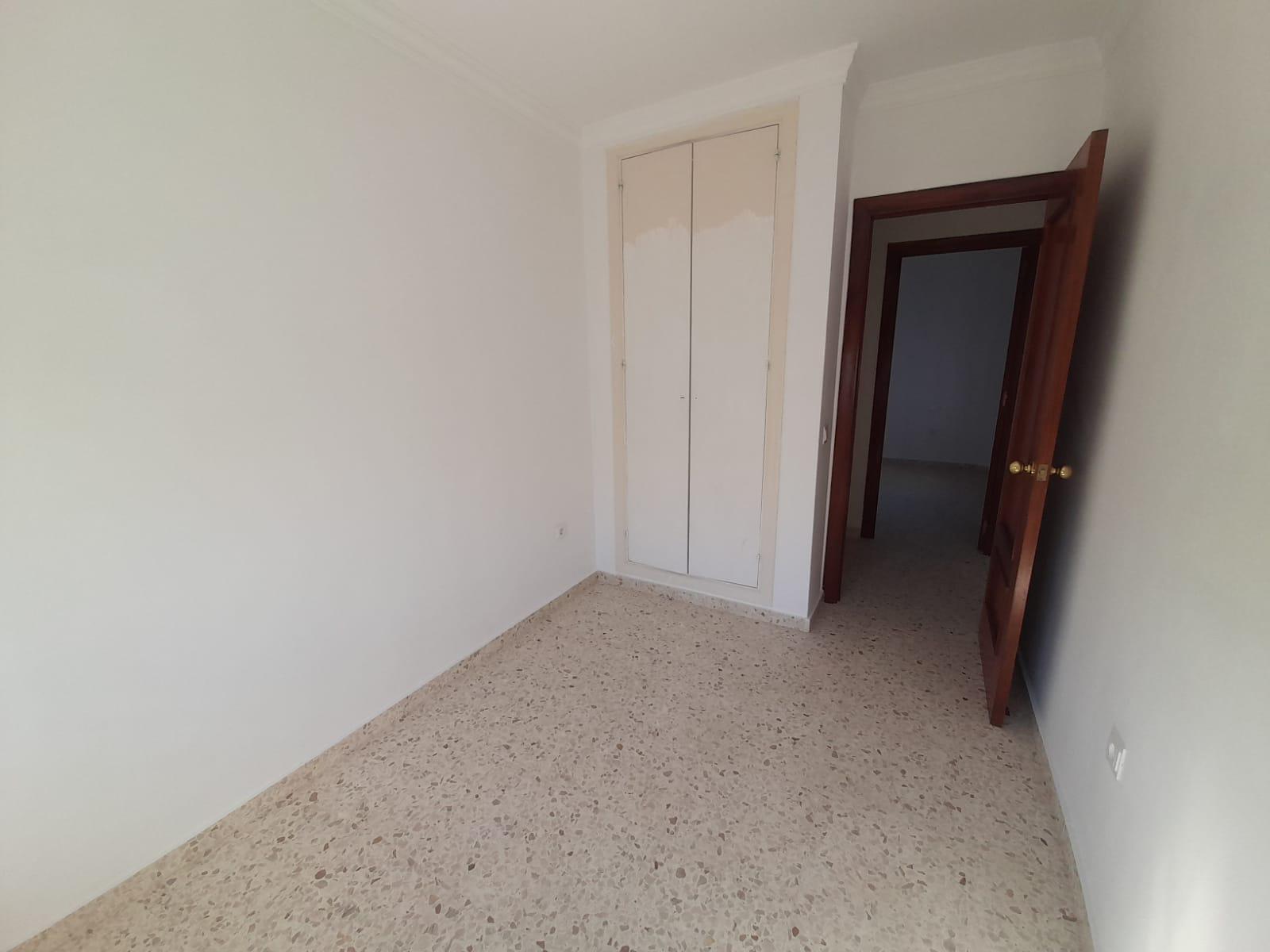 Imagen 14 Casa Adosada en venta en Jerez De La Frontera / A 200 metros del club social Avenida de Arcos