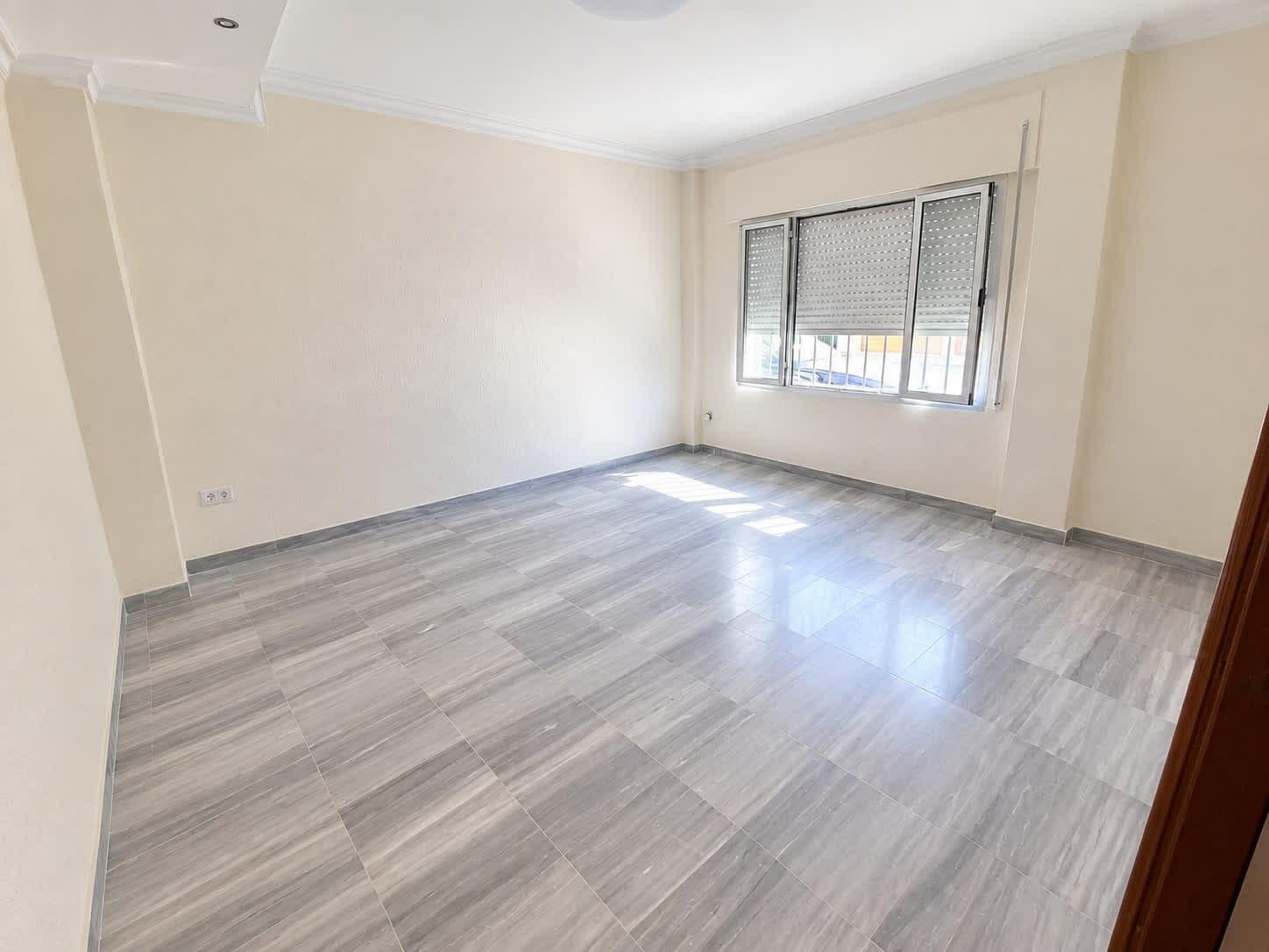 Imagen 3 Casa Adosada en venta en Jerez De La Frontera / A 200 metros del club social Avenida de Arcos