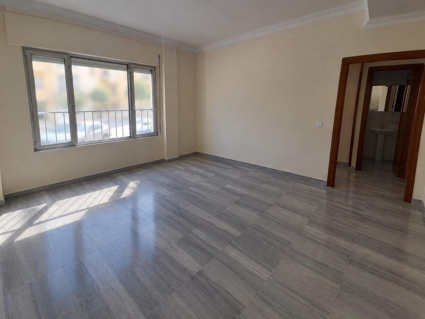Imagen 1 Casa Adosada en venta en Jerez De La Frontera / A 200 metros del club social Avenida de Arcos