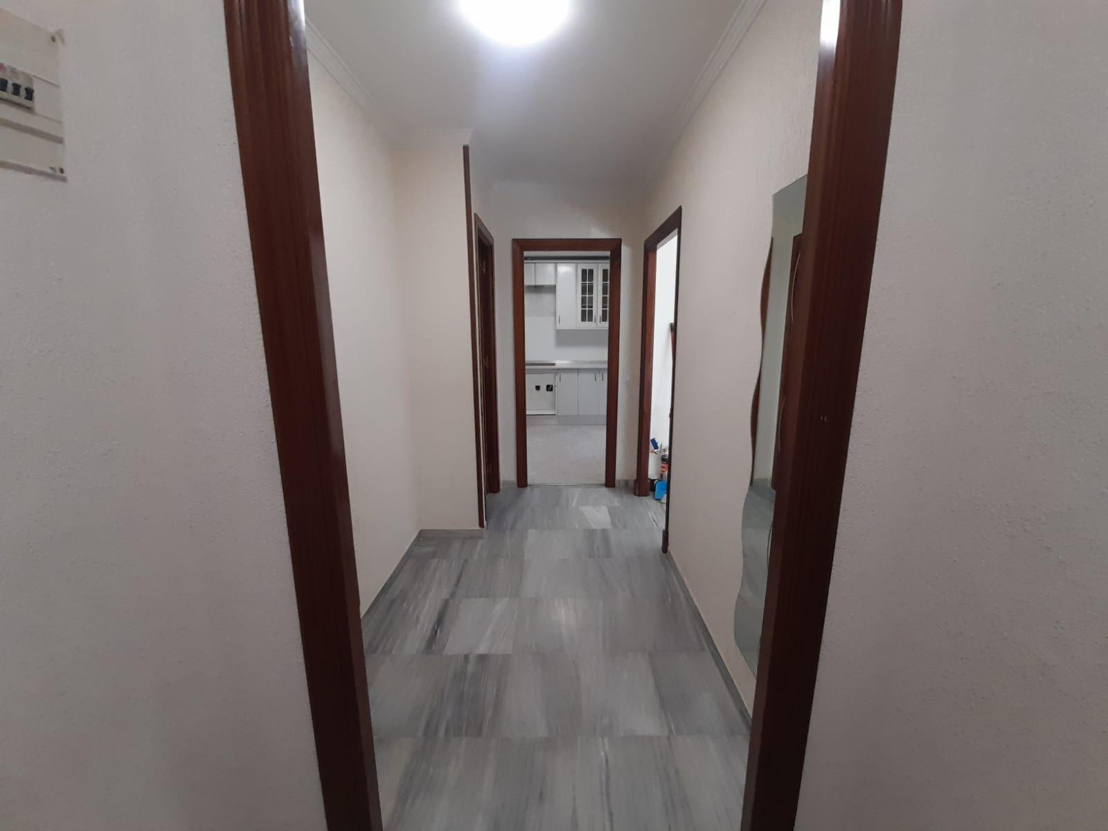 Imagen 9 Casa Adosada en venta en Jerez De La Frontera / A 200 metros del club social Avenida de Arcos