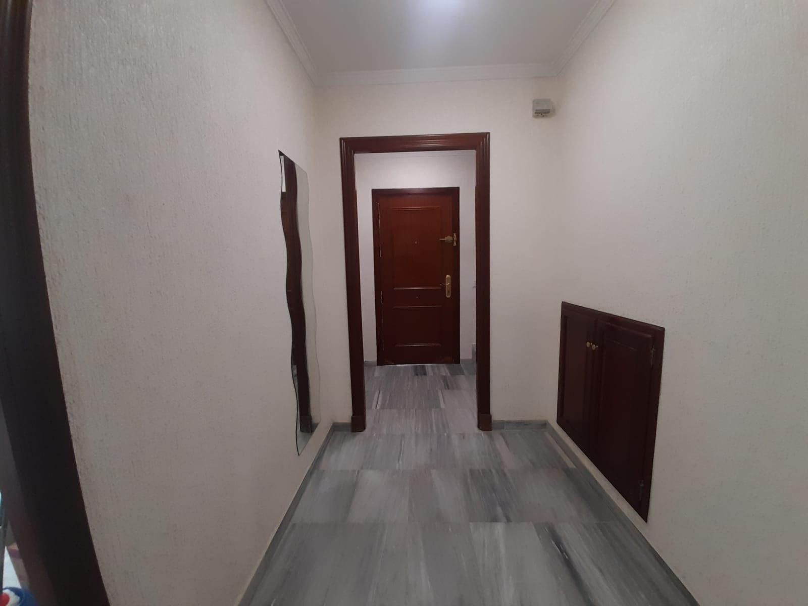 Imagen 2 Casa Adosada en venta en Jerez De La Frontera / A 200 metros del club social Avenida de Arcos