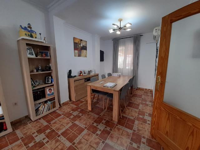 Imagen 4 Inmueble 305742 - Casa Adosada en venta en Puerto Real / A 400m del Circuito de Moto Cros de Puerto Real
