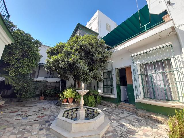 Imagen 5 Inmueble 305798 - Casa Adosada en venta en Puerto Real / A 200 metros del Paseo Maritimo de Puerto Real