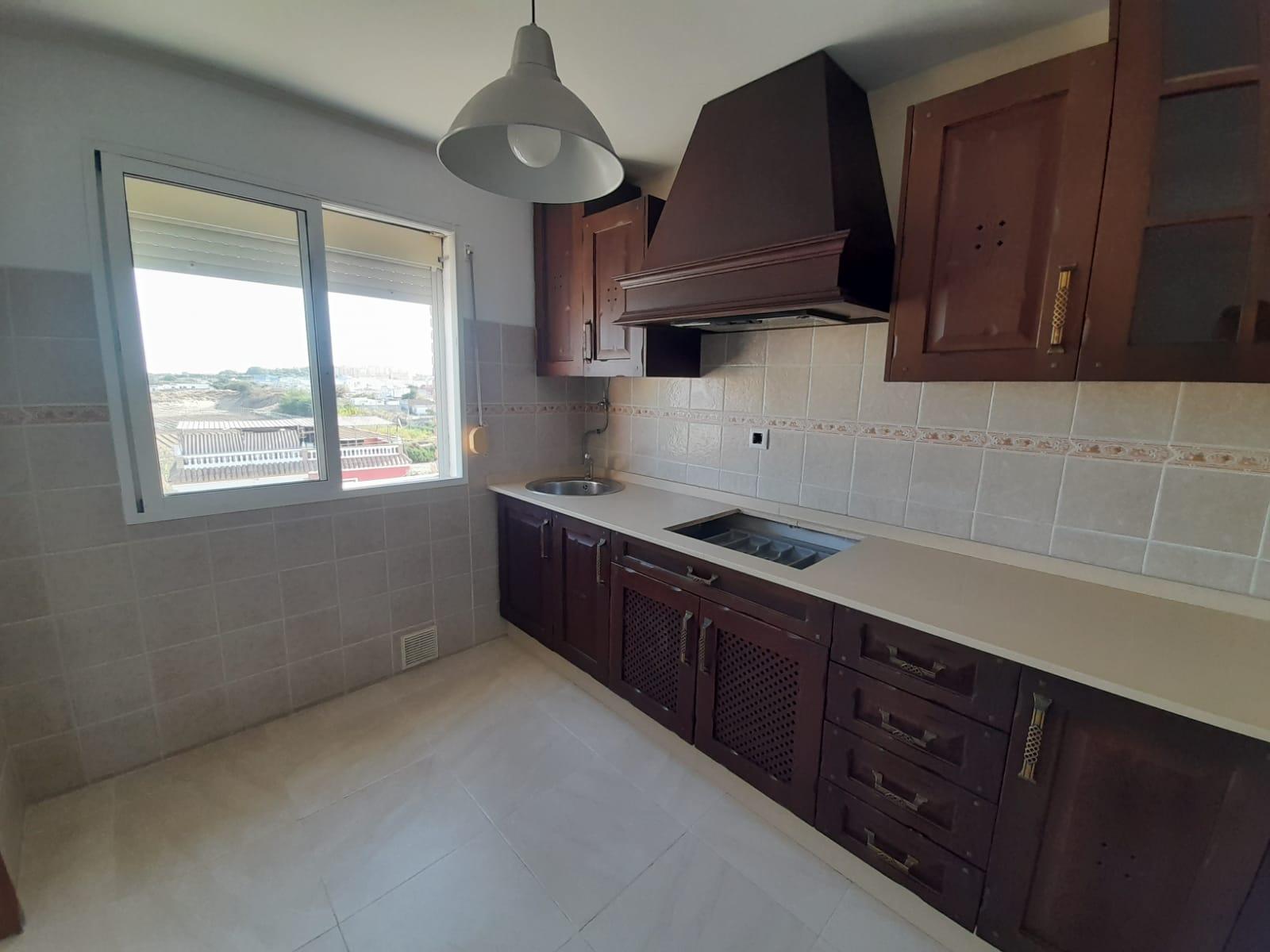 Imagen 4 Apartamento en venta en Sanlúcar De Barrameda / A 400 metros de la playa Bajo de Guía