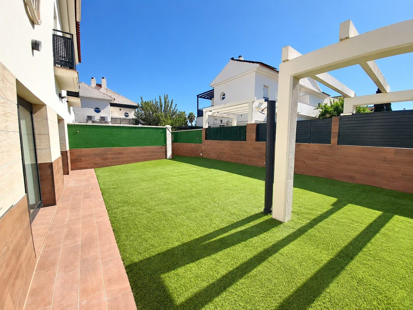 Imagen 4 Casa Adosada en venta en Jerez De La Frontera / A 20m del colegio internacional Britanico ...