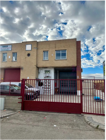 Imagen 1 Local Industrial en venta en Getafe / Calle Impresores en Getafe