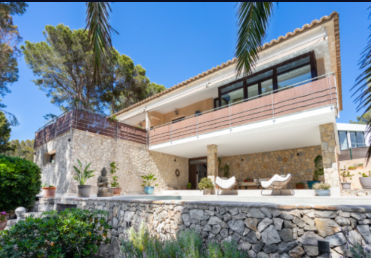Imagen 4 Casa Aislada en venta en Calvià / Situada a 100 metros de Cala Blanca
